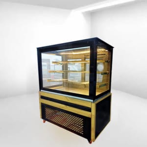 ثلاجة عرض حلويات